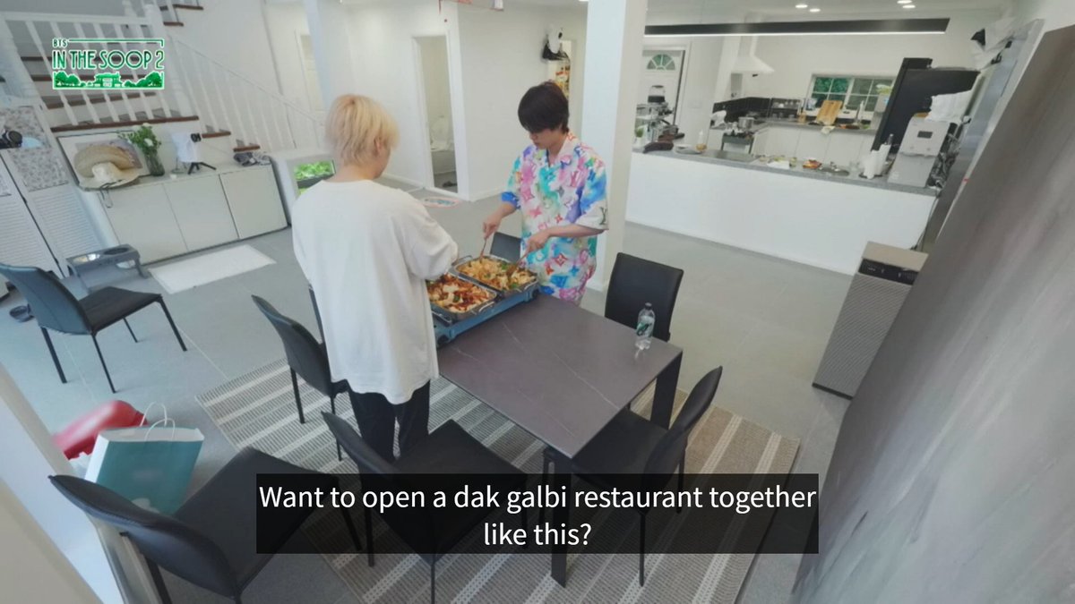 archiveyoonjin's tweet photo. 🐱: want to open a dak galbi restaurant together like this? https://t.co/KV4LbezLvx