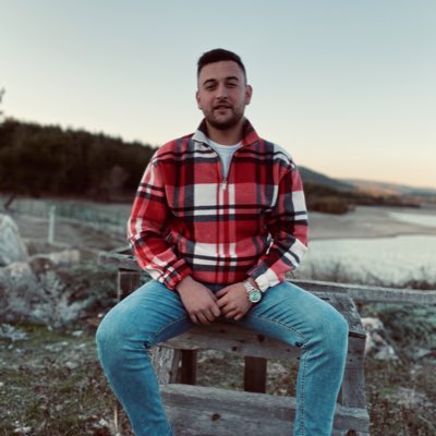 Hakannsolak's tweet photo. #YeniProfilResmi https://t.co/ThViX4pEPL