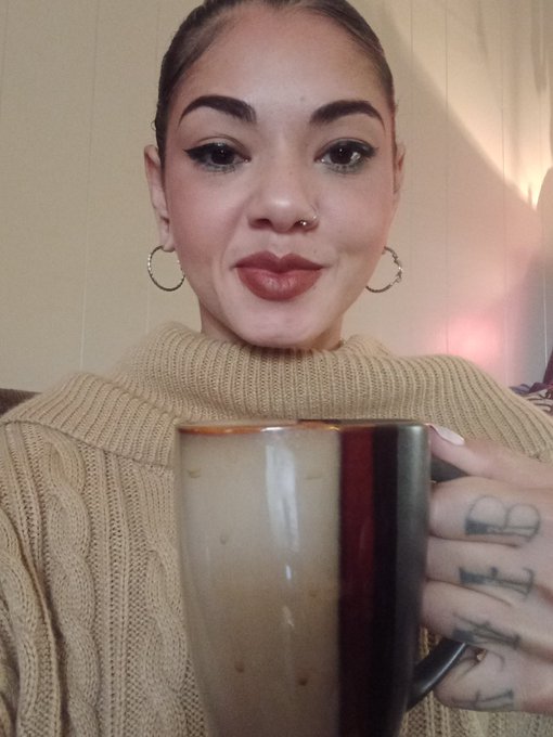 Been going since 4 am  Thanks ☕ https://t.co/k7mDLv2rY7<a href="/tag/yoga"class="tags"><span>#yoga</span></a><a href="/tag/live"class="tags"><span>#live</span></a><a href="/tag/livestream"class="tags"><span>#livestream</span></a><a href="/tag/flexible"class="tags"><span>#flexible</span></a><a href="/tag/bendy"class="tags"><span>#bendy</span></a><a href="/tag/adrenalynn"class="tags"><span>#adrenalynn</span></a>