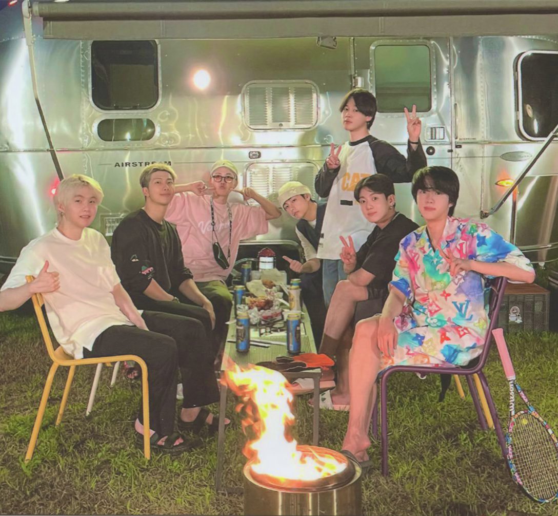 seokjin_peg's tweet photo. Je vous aime plus que tout @BTS_twt ๐
#BTS #InTheSoopS2 https://t.co/YQE0gptno2
