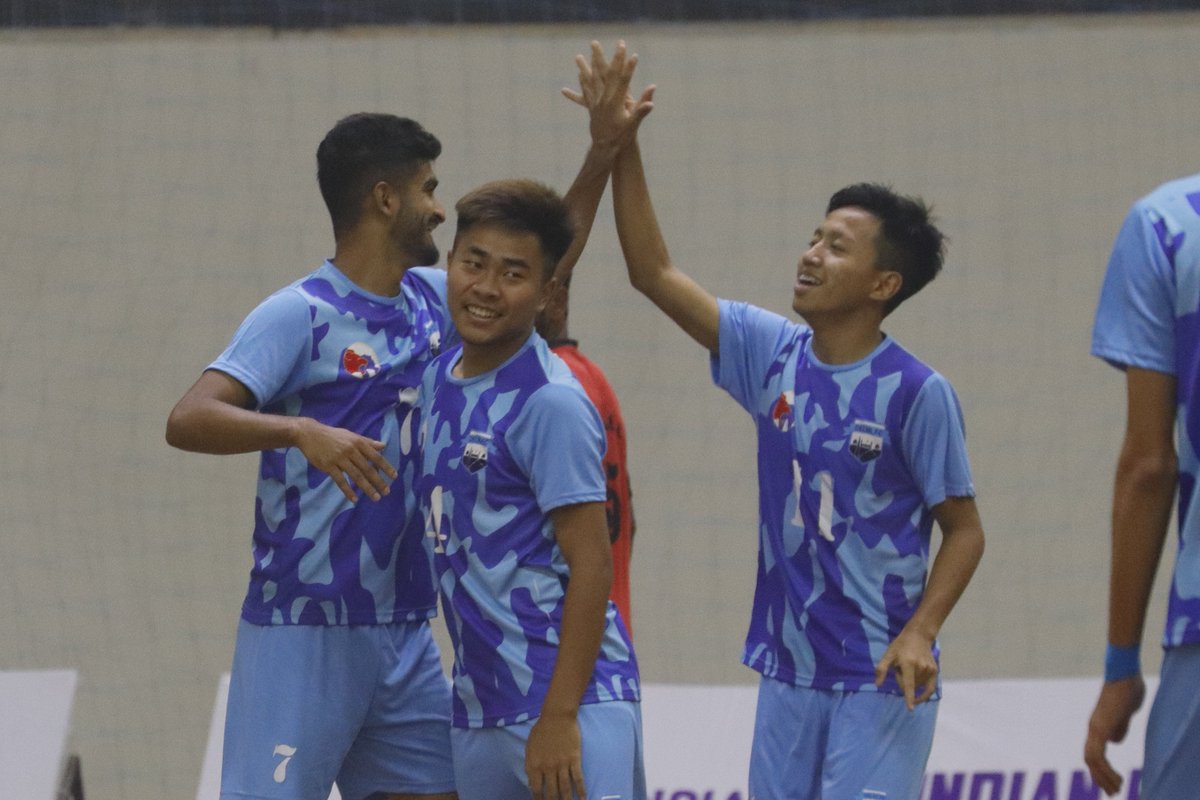 IndianFootball's tweet photo. Half Time β³
It has been a thoroughly one-sided half! Babul Kumar Rout pulled one back for Mangala Club at the end of the half, but Delhi FC have been as dominant as ever!
DFC 7οΈβ£ - 1οΈβ£ MFC
Watch π https://t.co/2Fjk2e297V
#DFCMFC βοΈ #HFCC π #IndianFootball β½ https://t.co/kNxIbgsnj7