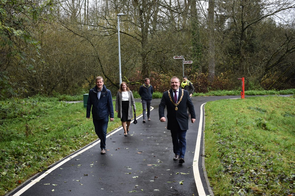 corkcitycouncil's tweet image. 📢Great start to the weekend! Lord Mayor of Cork, Cllr. Colm Kelleher has officially opened the upgraded Curraheen Walk and Cycleway!

👩‍💻Learn more here: corkcity.ie/!AWUQ1X

🚵Happy cycling!