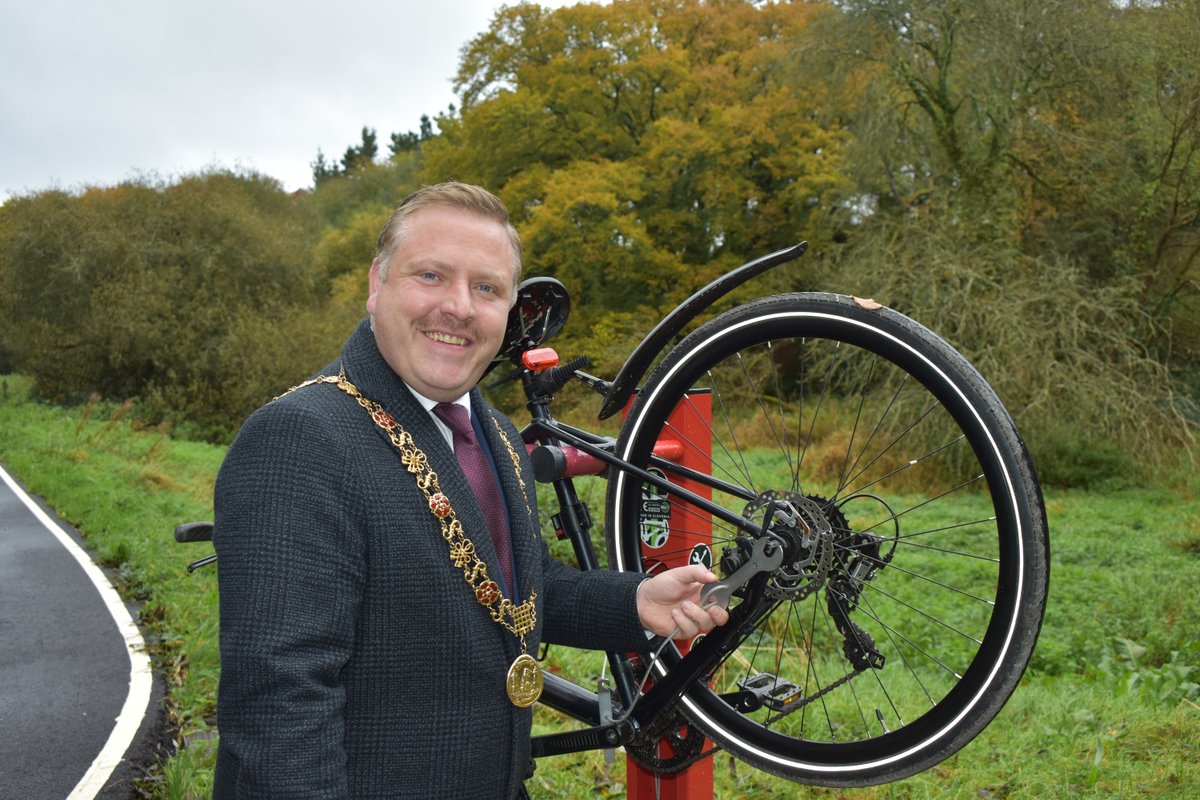 corkcitycouncil's tweet image. 📢Great start to the weekend! Lord Mayor of Cork, Cllr. Colm Kelleher has officially opened the upgraded Curraheen Walk and Cycleway!

👩‍💻Learn more here: corkcity.ie/!AWUQ1X

🚵Happy cycling!