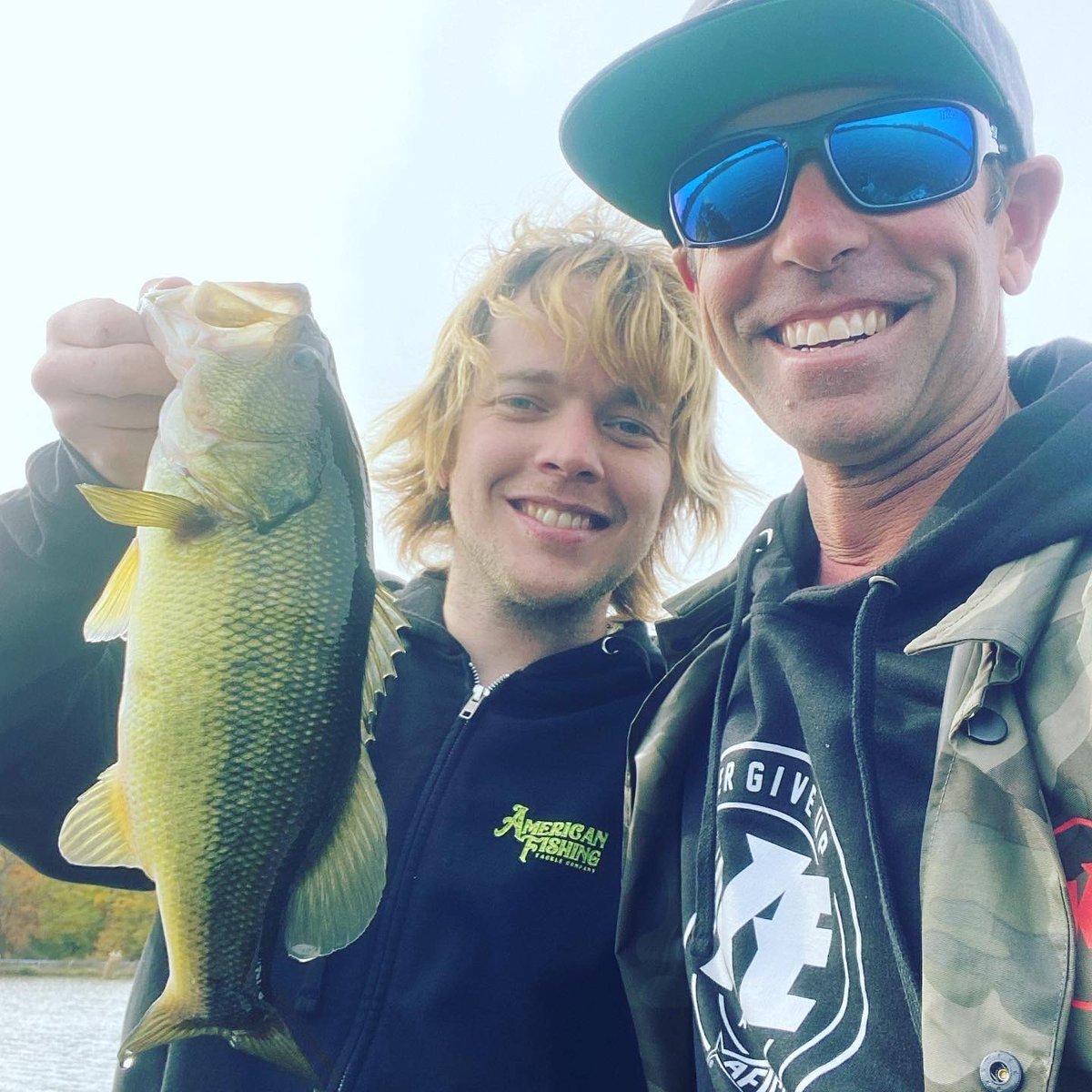 mike_Iaconelli's tweet photo. SUPER FUN day yesterday sharing the boat with Billy Strings! He’s not only one of BEST bluegrass musicians around, but he’s also one hell of a true fish head! @BillyStrings #goingike #myworld #iketakeover https://t.co/hshuhNOEBB