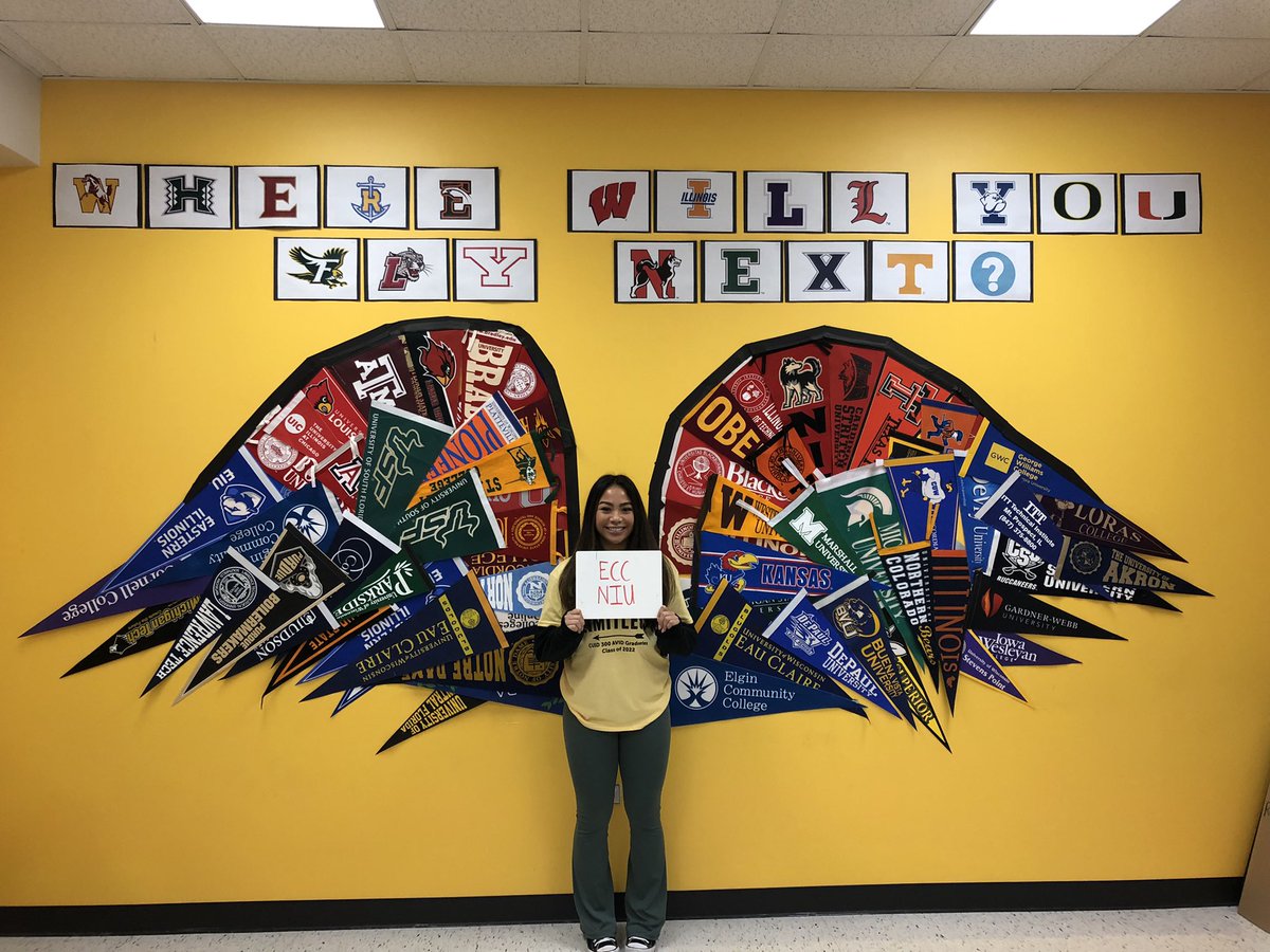 JacobsHSAVID's tweet photo. #futurefriday brought to you by these college bound AVID seniors. Where will you fly next? These Golden Eagles may be headed to NIU, Columbia, Grand Canyon University, and EIU! Looking forward to their final choices! @AVIDMWStates #thisisAVID https://t.co/jJ1NuMISQM