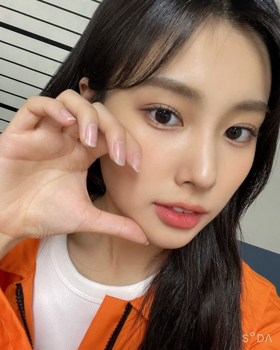 picshyewon's tweet photo. soda ig update https://t.co/HbYo19qDhc