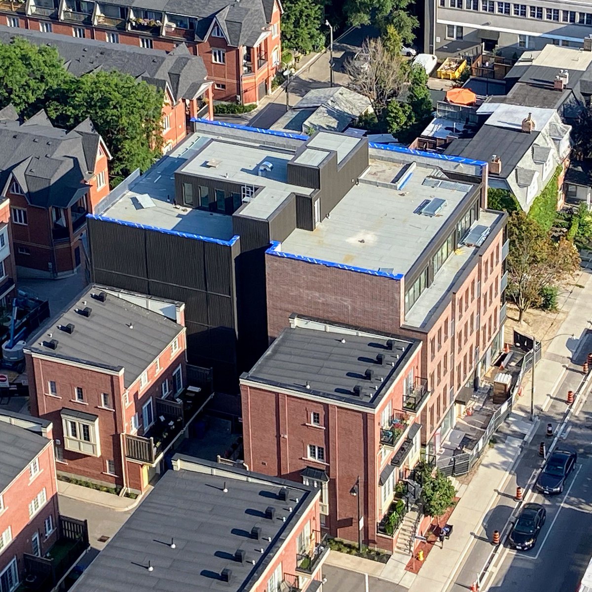 PercyEllisDev's tweet photo. #FlashbackFriday We're so excited to welcome new tenants to the beautiful and environmentally conscious 41 River! For pre-leasing info email rentals@percyellis.com #RealEstate #Toronto #torontorentals #torontorealestate #rentals #ForRent #ComingSoon #torontoapartments https://t.co/utvbsONoA8