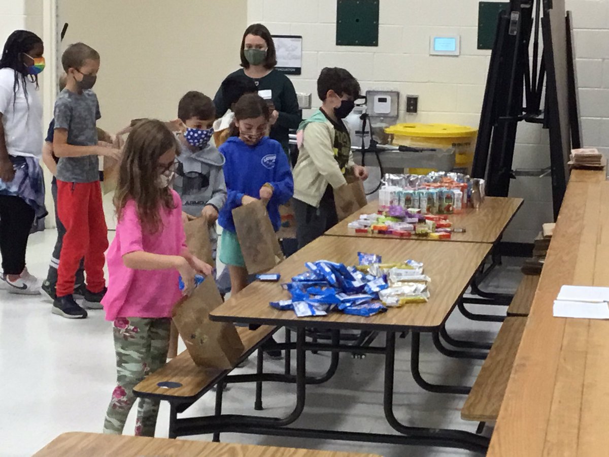 EGE helping our community with our EGE Feed the Hungry event! Creating over 1,000 food bags for those in need! <a href="/SaraMMissett/">Sara M. Missett</a> <a href="/WestChesterASD/">West Chester Area SD</a>