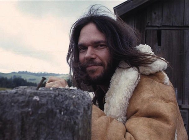 Happy birthday, Neil Young... The Zeus in my personal pantheon of singer/songwriters. 
