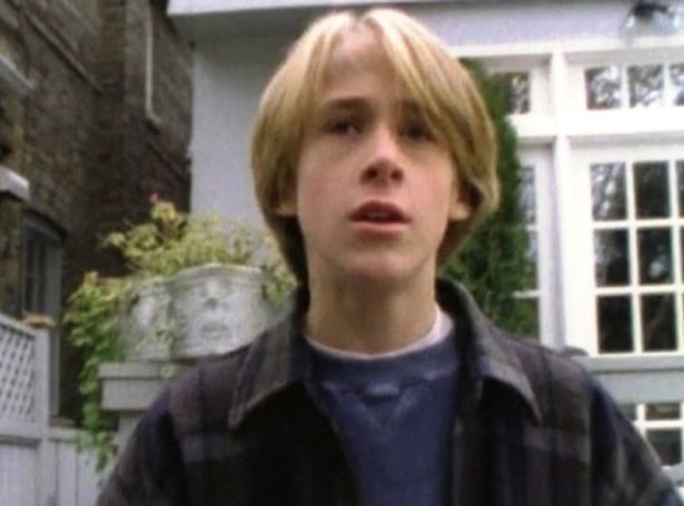 GrandeHanterie's tweet photo. Rappelons que le jeune #RyanGosling avait joué aussi bien dans #Goosebumps que #AreYouAfraidoftheDark au début de sa carrière, mais aussi dans #PsiFactor.
Je suis pas fan du gars, mais je suis curieux de voir ce qu'il va donner dans le remake de #Woflman. https://t.co/qYdBi24iE4
