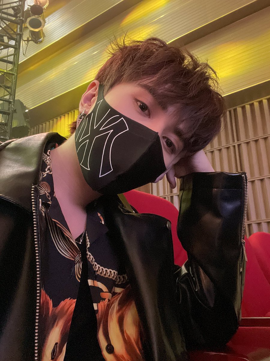 QH_MasterD's tweet photo. Hôm nay Muzik có xem Hùng diễn không 🐼😚
#QuangHùngMasterD https://t.co/ix7TIZMlCo