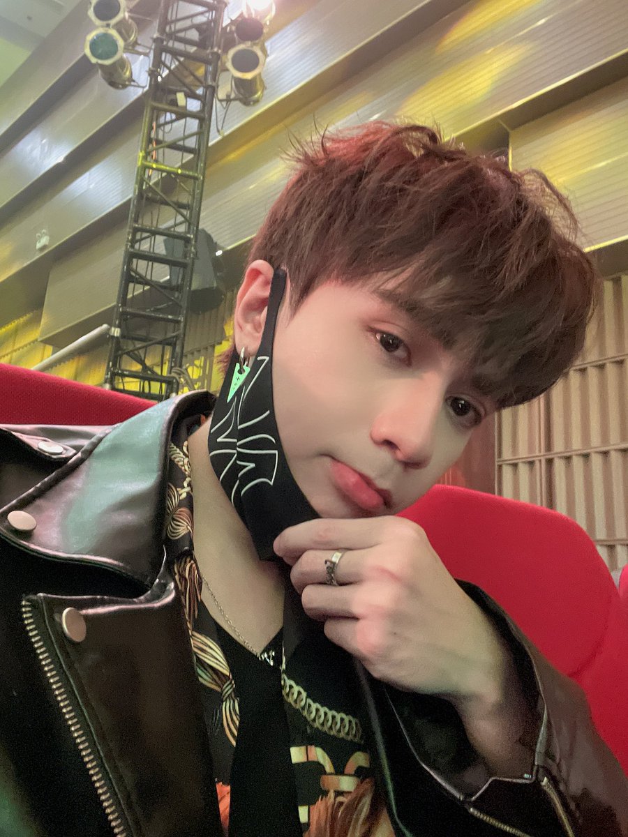 QH_MasterD's tweet photo. Hôm nay Muzik có xem Hùng diễn không 🐼😚
#QuangHùngMasterD https://t.co/ix7TIZMlCo