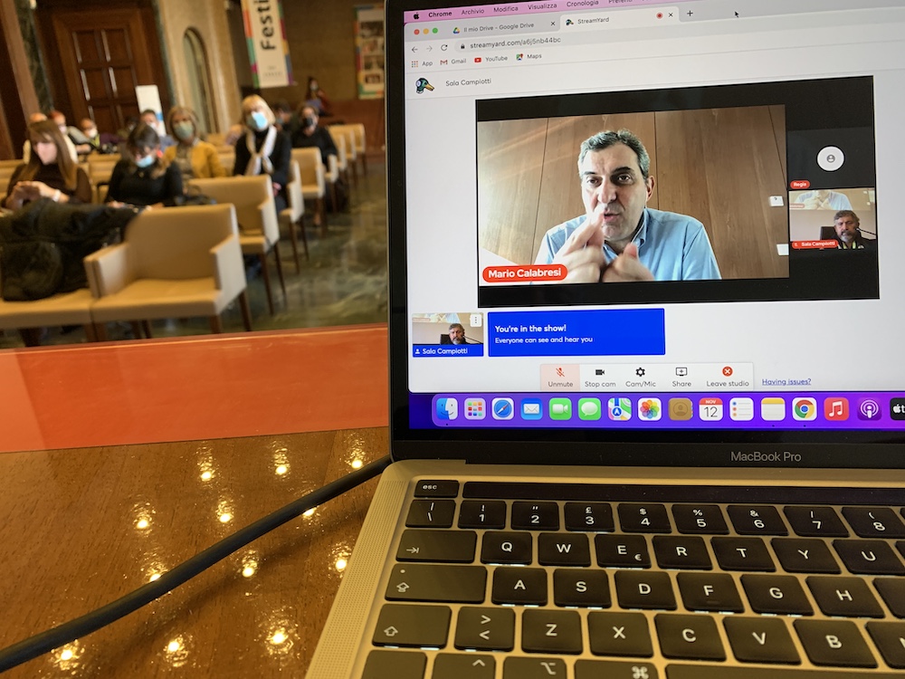 marcogio59's tweet photo. "Invece di mandare via le persone ora le assumo"
@mariocalabresi racconta le scelte di @Chora_Media a #glocal21 @festivalglocal https://t.co/qfyDBAUFd6