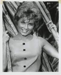 merlinpapin3's tweet photo. On souhaite un Bon Anniversaire à #BethBrickell qui a 80 ans , on peut la voir dans
Death Game
Gentle Ben
La Brigade du Texas
Mr Christmas
Dan August
@Jouxplane83 @FredOL69007 https://t.co/3IUUmJfO6Z