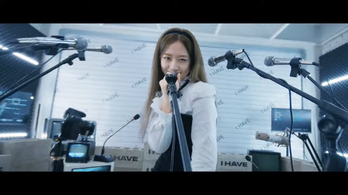 JinMaJin2's tweet photo. ユジンかわいい
#IVE #YUJIN https://t.co/RnB92IY8EX