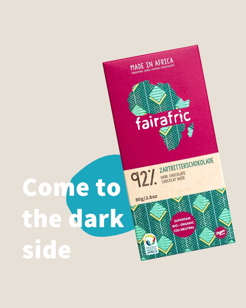 In the production of the vegan extra-dark organic chocolate with 92% cocoa content, the fine cocoa beans produce an amazingly mild flavor despite the high cocoa content. At the same time, it contains half as much sugar as our other chocolate varieties.