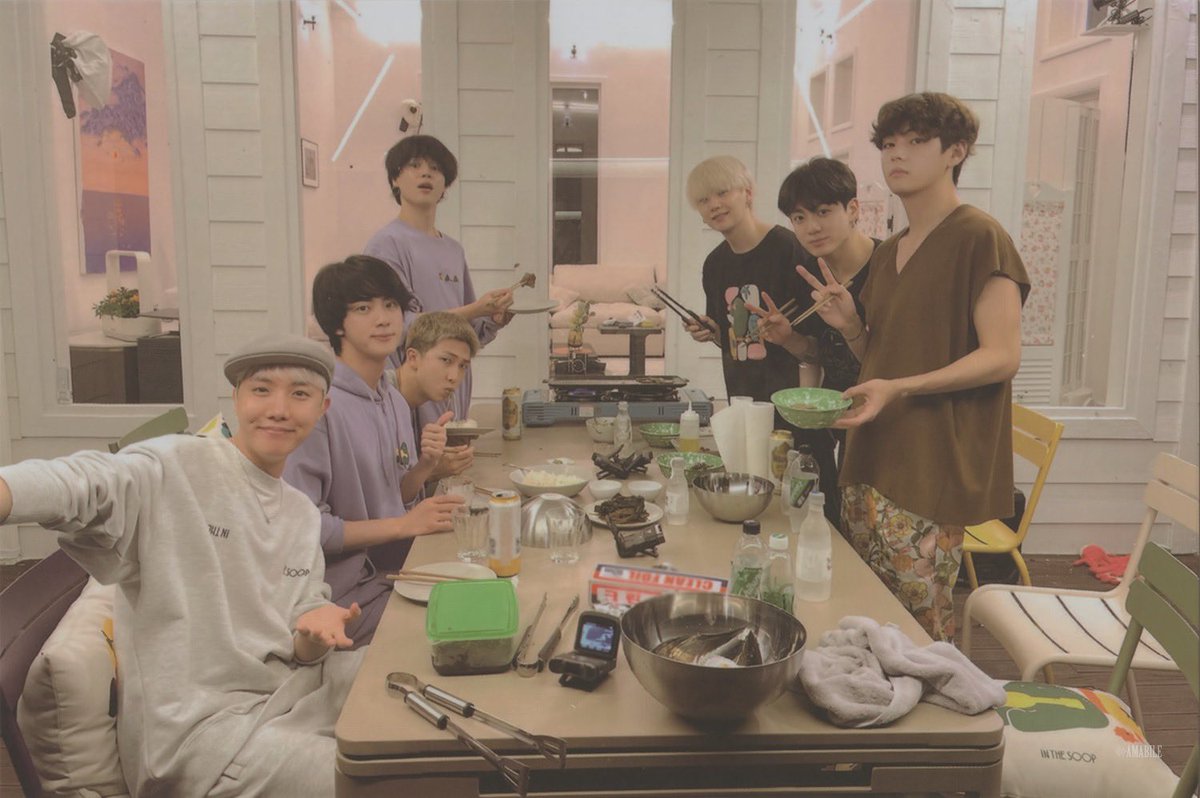 btsfashionhr's tweet photo. in the soop https://t.co/IHGZmSdaGB