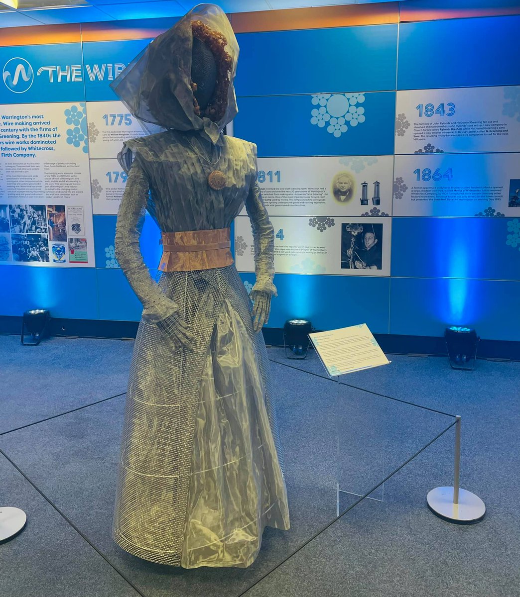 TheWireWorks's tweet photo. This week, some fashion students from @uochester visited @PyramidParrHall for a live-streamed presentation by Award-Winning Costume Designer Vin Burnham, who was responsible for designing Lady Gaga’s living dress. 

You can find out more about Vin here: https://t.co/briibkQ1uJ https://t.co/oXvRpYModL