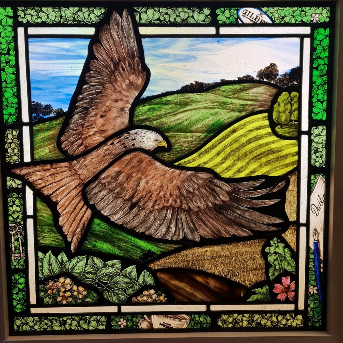 UkStainedGlass's tweet photo. Red Kite commission ready for collection. Lots of personal little details tucked into the shamrock borders...... 
#stainedglass #commission #handcrafted #cirencester  #cotswolds #britishwildlife #redkite https://t.co/t9p5Y6HU4I
