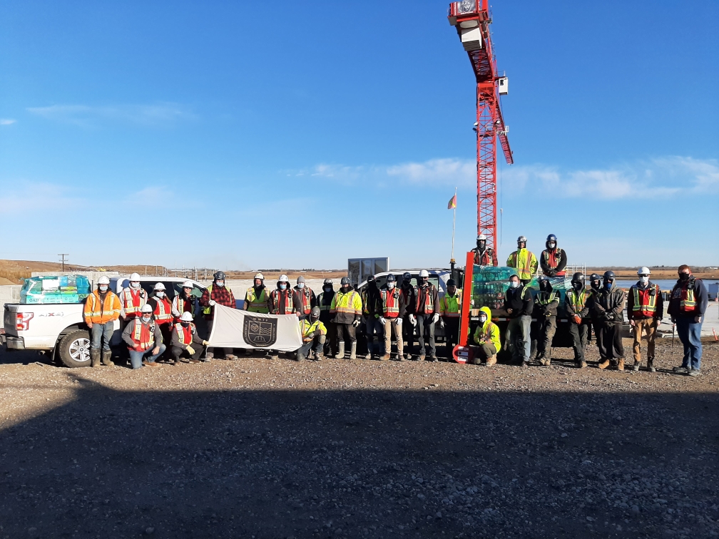 ChandosLTD's tweet photo. Love to see it!
Our joint venture with @builtbybird recently extended beyond construction. The team working on the Lloydminster waste water treatment facility came together and donated 3,300lbs of food for the @OliveTreeLloyd. π
#collaborativeconstruction #communitybuilding https://t.co/si6WTgcnWr
