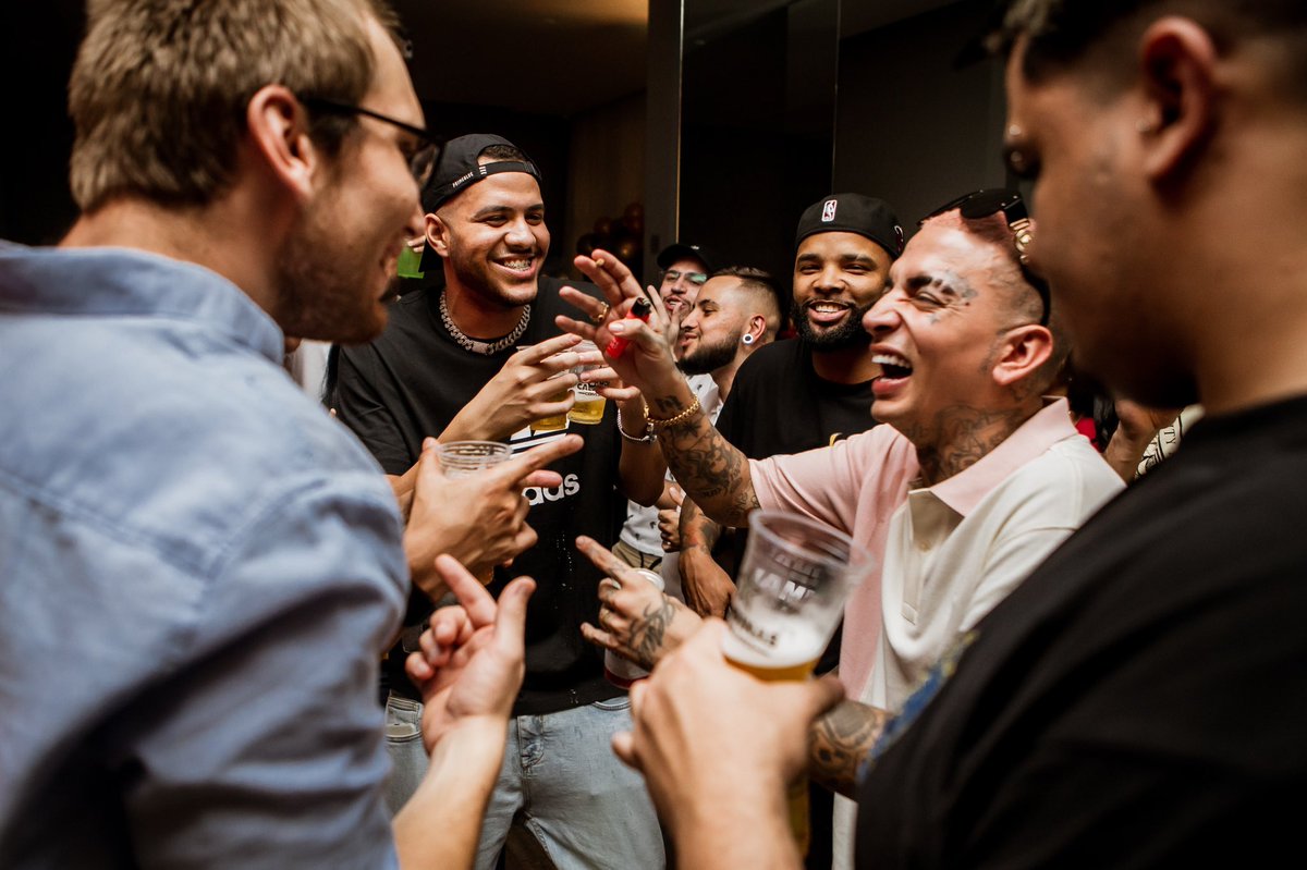 mcguime's tweet photo. Resumo do aniversário: 🤪
@igorcavalari @PaozinhoDj @mcrodolfinho @mcjoaozinhovt @LexaOficial @mczaac @JDOnThaTrack https://t.co/m5oYfFQuuY