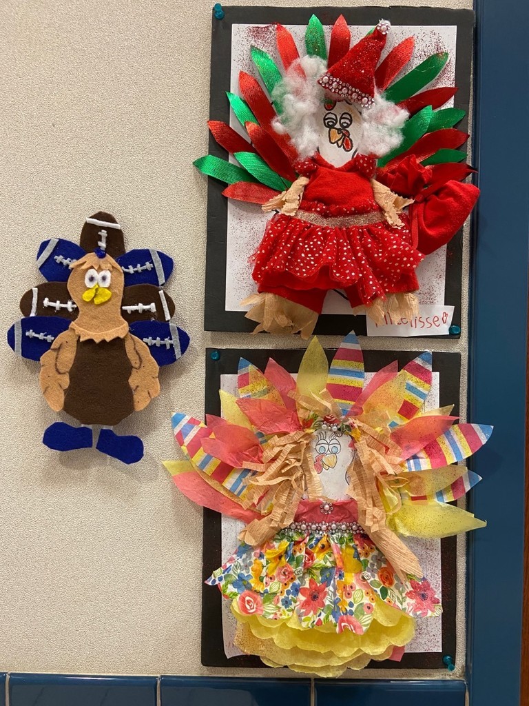 BonnerTylerISD's tweet photo. Bonner has been overrun with turkeys! Want to vote on your favorite turkey? Click the link! #BonnerBees #BeesRead #TylerISDLibraries 🐝🦃📚https://t.co/ArWNFyo3lI https://t.co/zS2kYHq3i4