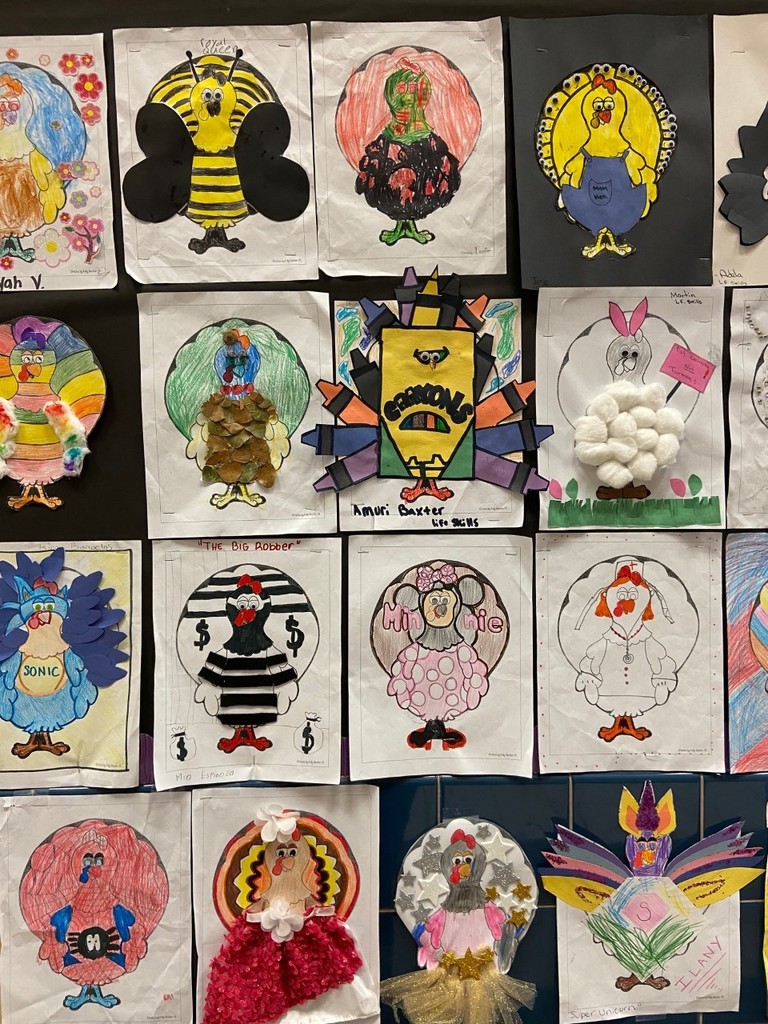 BonnerTylerISD's tweet photo. Bonner has been overrun with turkeys! Want to vote on your favorite turkey? Click the link! #BonnerBees #BeesRead #TylerISDLibraries 🐝🦃📚https://t.co/ArWNFyo3lI https://t.co/zS2kYHq3i4
