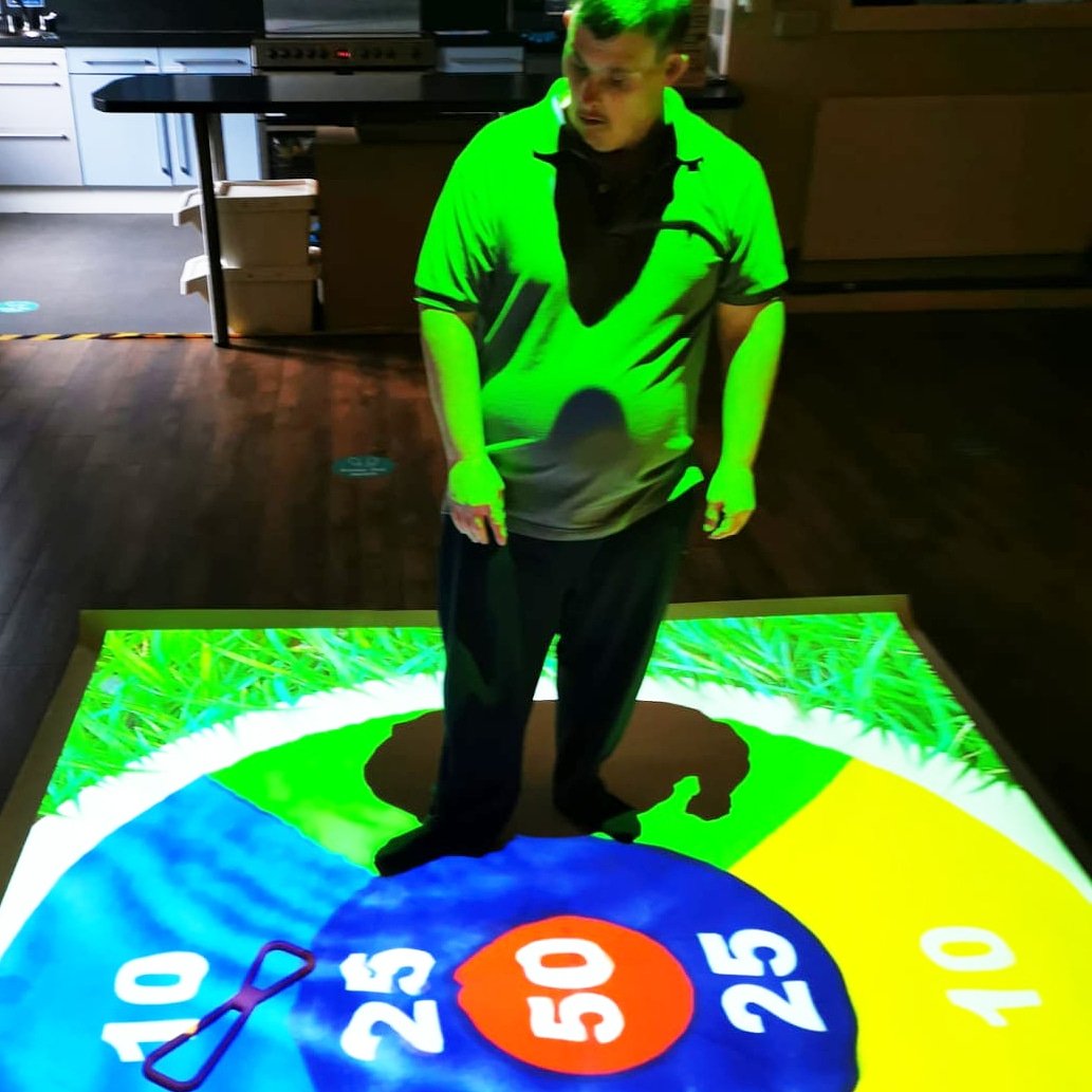 TimeTogetherHG1's tweet image. Target practice! 🎯

#interactiveprojector #omivista #interactive #socialcare #supportwork #everydayisdifferent #makeadifference #keyworkers