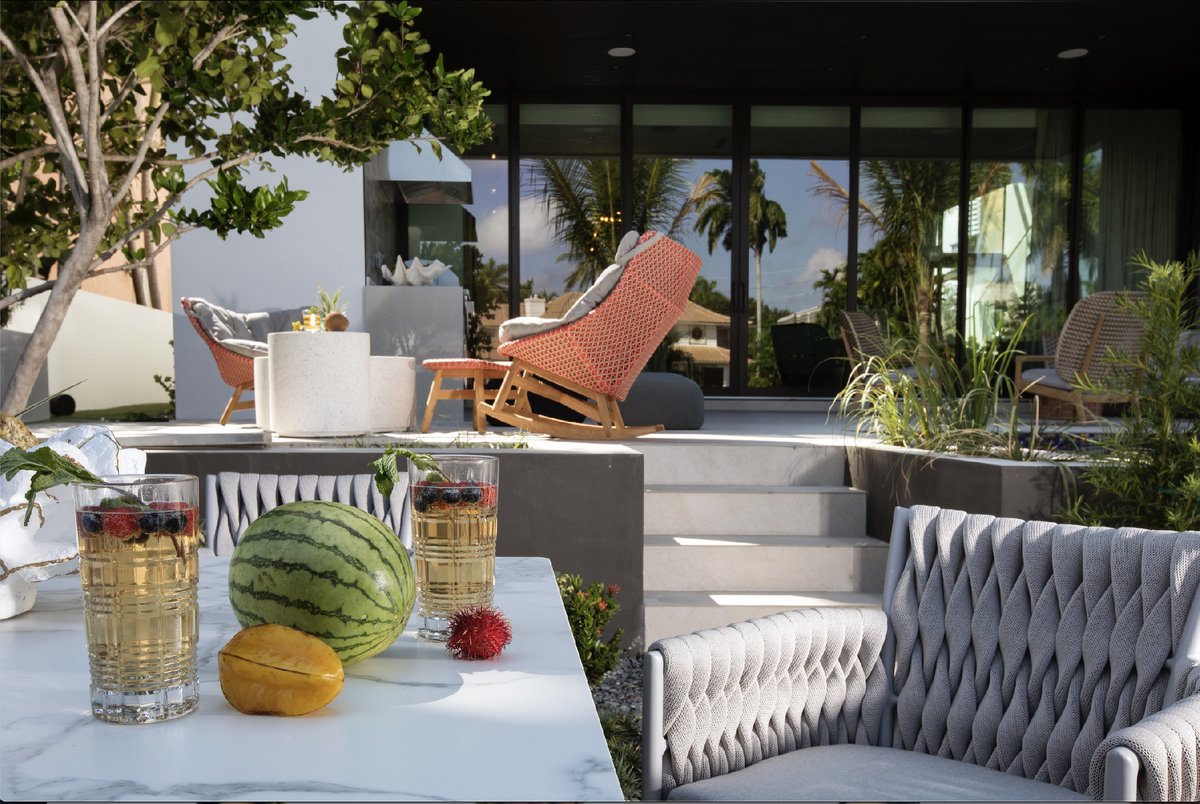 clima_home's tweet photo. Let's talk #DKOR // DKOR Interiors is among the top residential interior design firms with projects internationally + concentrated in the South Florida region. #DKORistas are a team of professional, energetic individual’s with talented designers and experienced managers... https://t.co/ik2UtUr78Y