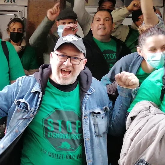 Juand_jo's tweet photo. Podrán robarnos derechos, quitarnos las casas, pero nunca podrán robarnos la sonrisa ni quitarnos las ganas de pelear por lo que es justo. https://t.co/sS5r89j78n
