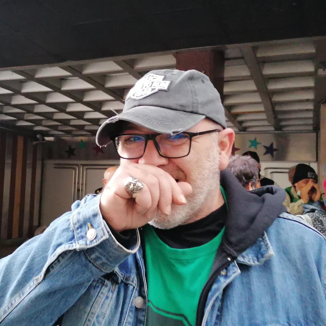 Juand_jo's tweet photo. Podrán robarnos derechos, quitarnos las casas, pero nunca podrán robarnos la sonrisa ni quitarnos las ganas de pelear por lo que es justo. https://t.co/sS5r89j78n