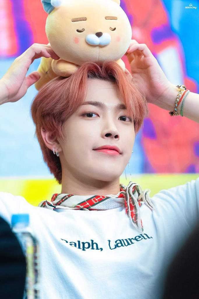 ateez_charts's tweet photo. TODAY’S GOAL: 5000 retweets 

#MAMAVOTE #ateez #에이티즈 @ATEEZofficial https://t.co/JH4mv6nMJY