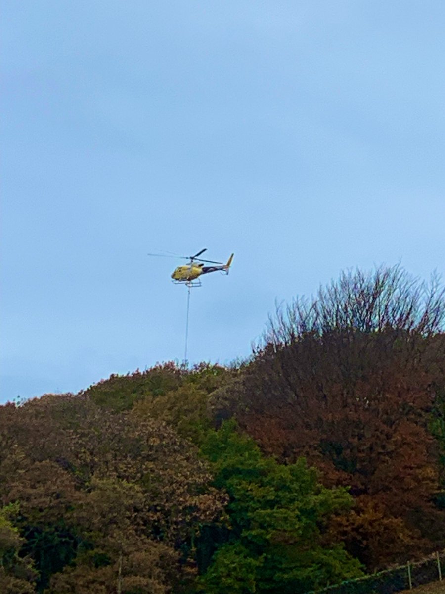 HelenThorny's tweet image. Lovely morning, walking with two lovely colleagues talking all things community, movement and challenges. We met a lovely lady marshalling for the helicopter’s route, she was dancing the foxtrot whilst keeping us safe #allactivitycounts. #inspirationalidea 💡 @GlossopCounts
