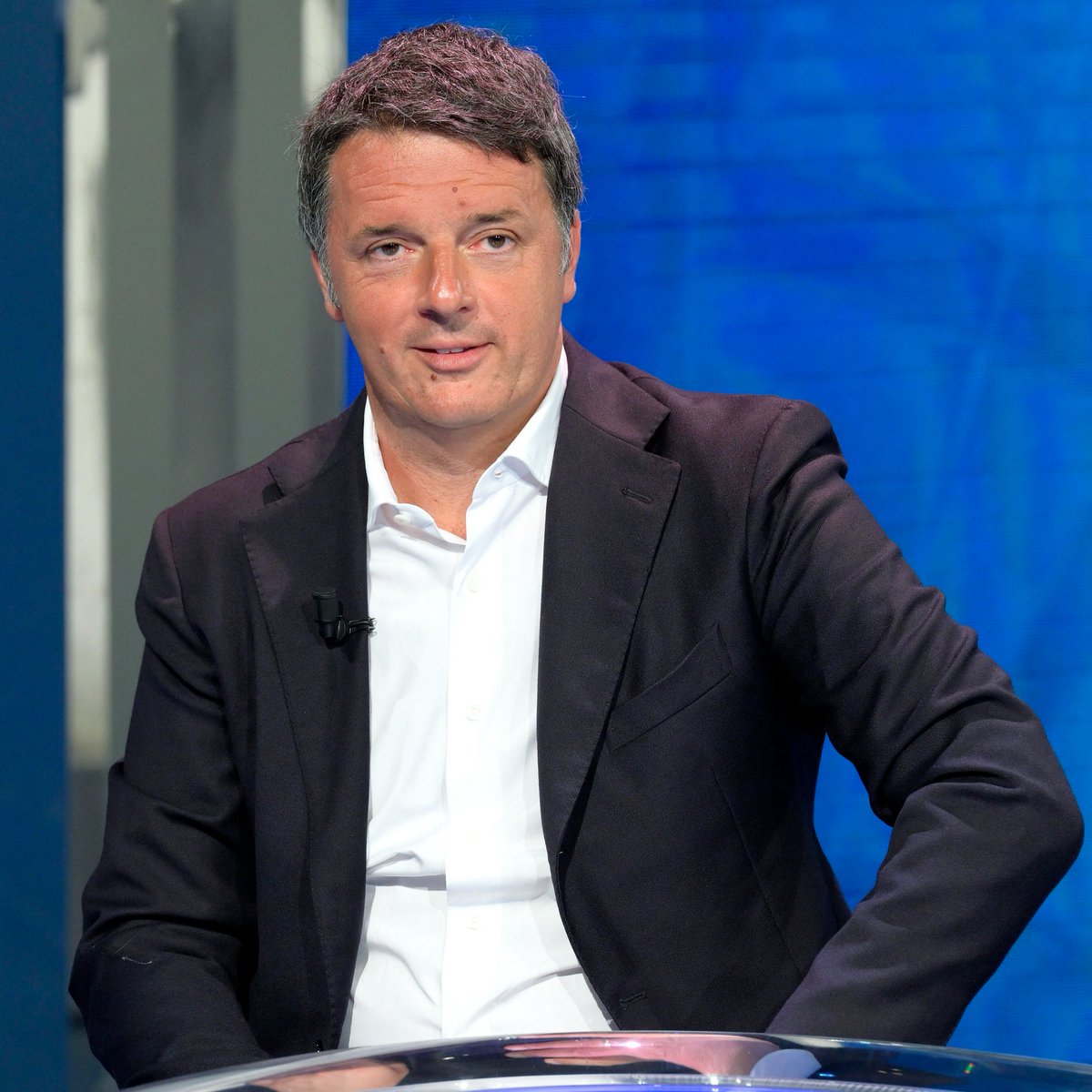 OttoemezzoTW's tweet photo. Stasera gli ospiti di #ottoemezzo saranno il leader di @ItaliaViva @matteorenzi, il direttore del @fattoquotidiano @marcotravaglio e il direttore de @LaStampa @MassimGiannini. Vi aspettiamo su @La7tv https://t.co/HFDCPTadHT