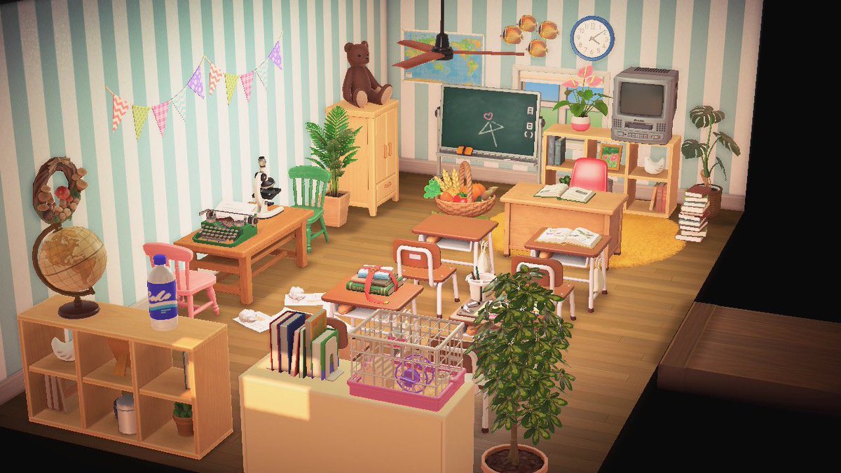 crossingjilla's tweet photo. ~ Welcome to Gilly Academy 💫🏫

The islanders of Escorpio will learn here about the history of the island, biologio and learn the language! 

#hhp #hhpschool #acnh #AnimalCrossing https://t.co/2LMDdGkpa8