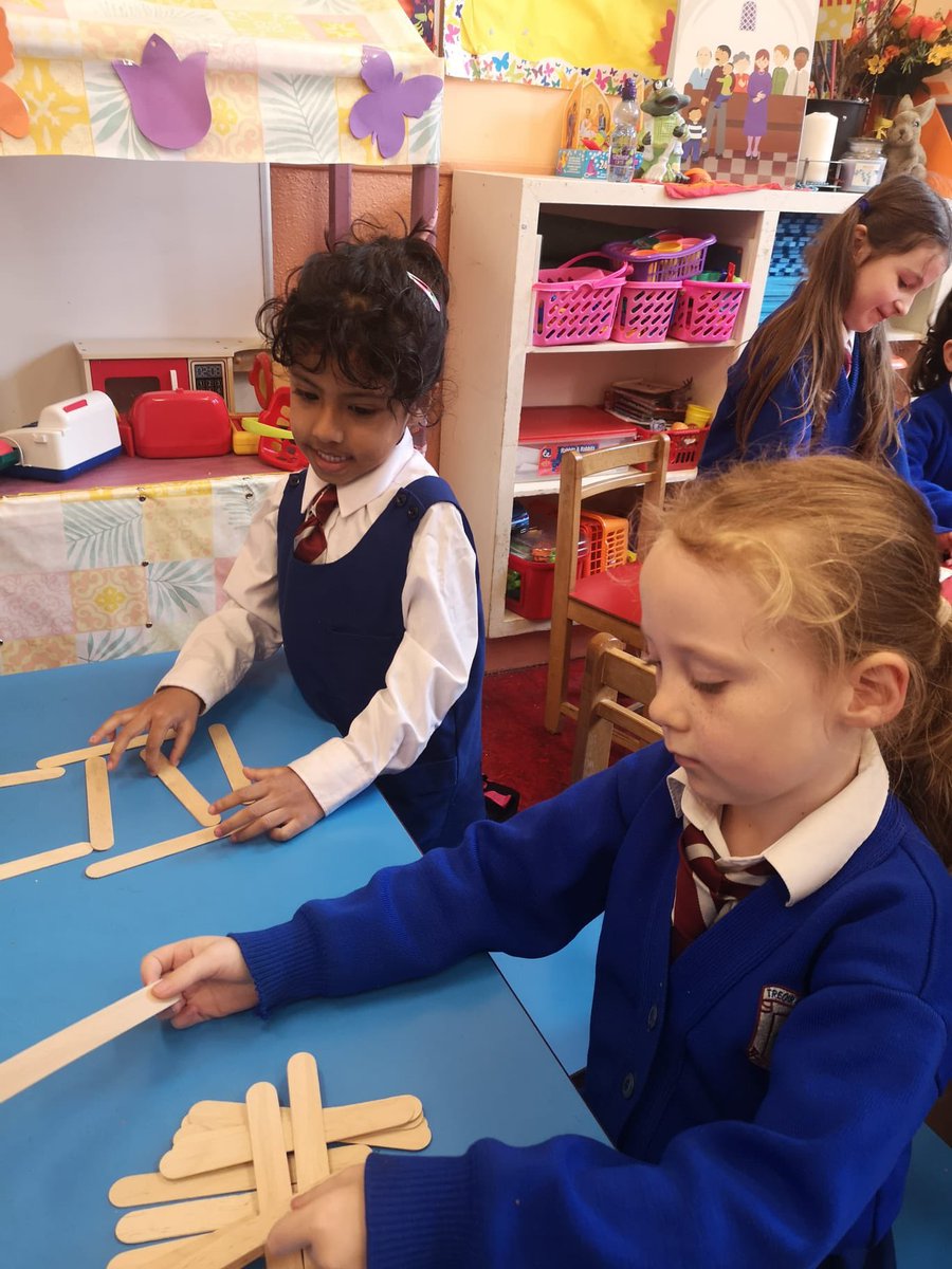 stpatricksgnslk's tweet photo. During #ScienceWeek21 our Junior Infants built houses of straw, sticks and bricks for the Three Little Pigs….but then the Big Bad Wolf (the hairdryer) huffed and puffed and tried to blow them all down! @STEM_MIC @ScienceWeek @LimerickSciFest @DPSM_Activities @scienceirel https://t.co/oDeHPbxikT