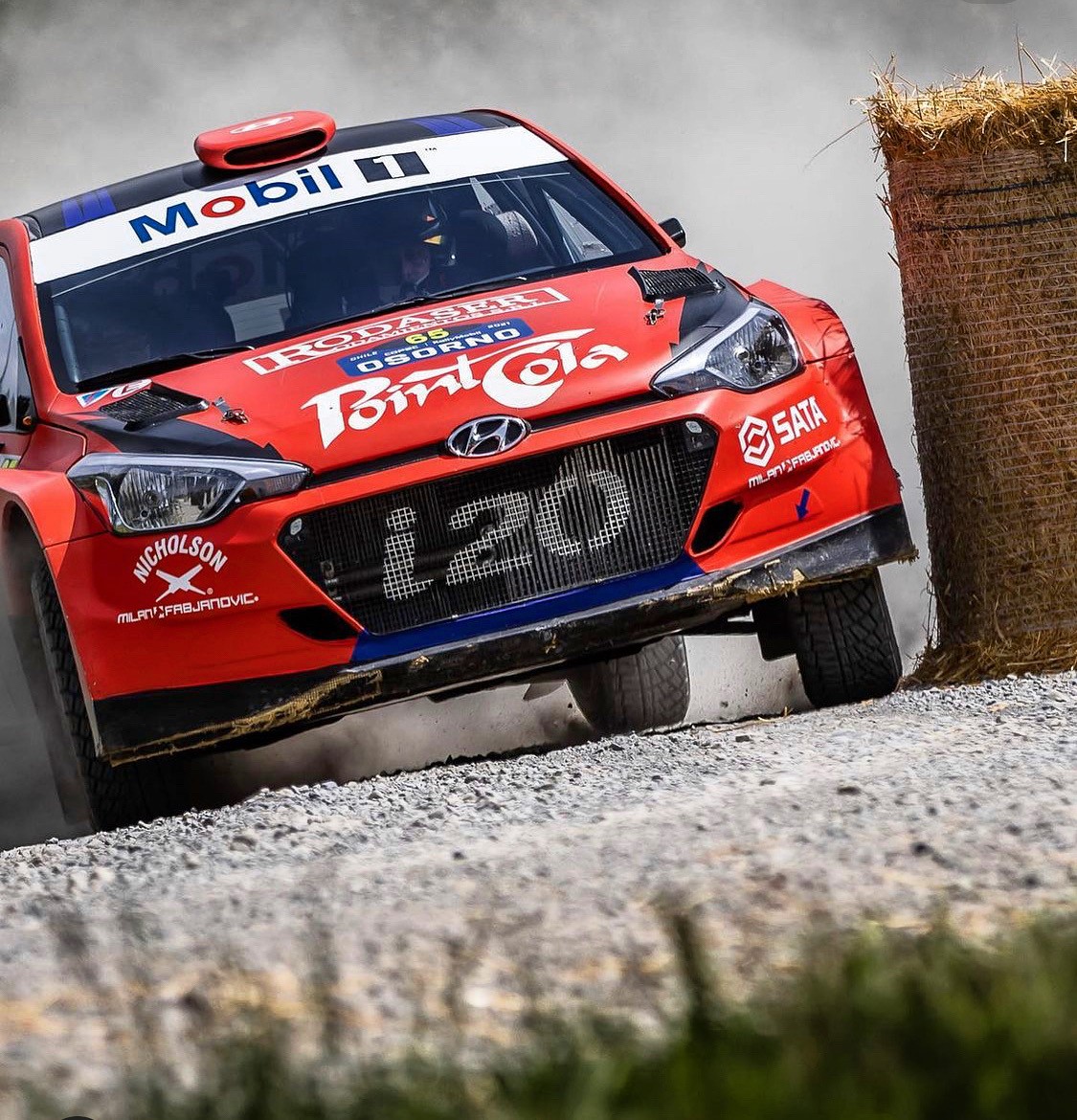 MilanFabjanovic's tweet photo. #SATA y #Nicholson Junto a @PointColaRacing en el @RallyMobilChile
#milanfabjanovic #somospiezaclave #ferreteriaindustrial #pernos #fijaciones #rallymobil #pointcolaracing #rally https://t.co/5r3PjCMekD