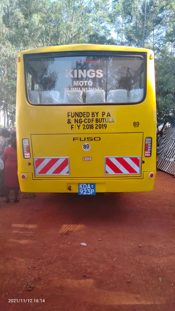 oyulajoseph's tweet photo. Officially handed over the newly acquired Bus for Austin's Kingandole High School.
Education is one of the key components that bring growth and progress into any given society; we continue to focus on improving the quality of our learning facilities @NGCDF_Kenya #ButulaRising https://t.co/6GWTWtlVX9