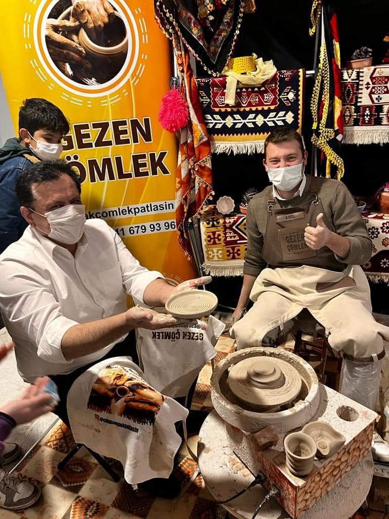 Okulumuzda tatil öncesi çömlek etkinliği.
<a href="/Avcilarilcemem/">Avcılar İlçe Millî Eğitim Müdürlüğü</a> <a href="/CevatDervisoglu/">Cevat Dervişoğlu</a> <a href="/memleventyazici/">Levent Yazıcı</a>