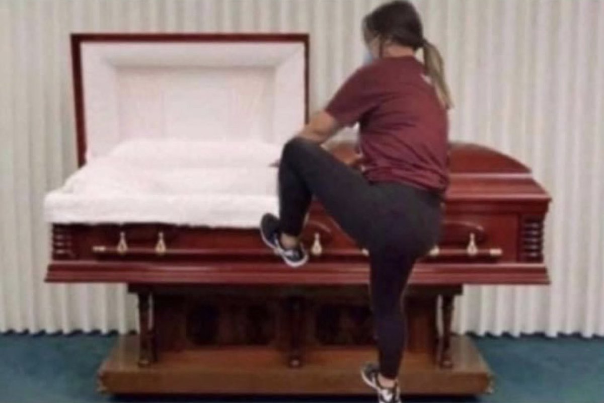 DashingLola's tweet photo. my mom: “what are you gonna do when i die”

me: can you scoot over https://t.co/VG244WNQg3