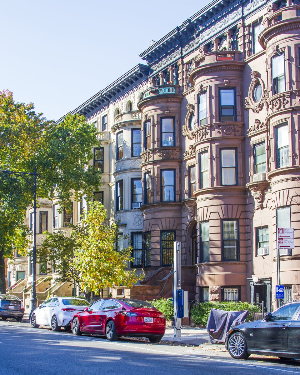 ignacio_id's tweet photo. The #plugnyc #evcharger I designed for #newyorkcity #readytogo in #Brooklyn  #Parkslope #prospectparkwest &amp; #5thstreet
@ConEdison  @NYC_DOT  @FLONetwork https://t.co/DC3f9bcpQb