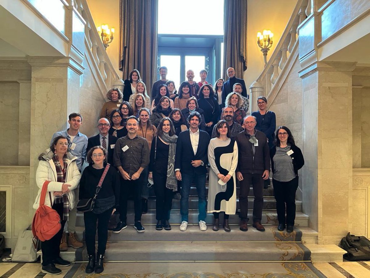 edu_deu's tweet photo. Fin de las#jornadas #ALCE #ESCUELASEUROPEAS #SECCIÓN  @edu_deu @AccEducativaExt @educaINTEF muchas gracias a todos! Hasta el año que viene😊 https://t.co/dXwPjBXoSE