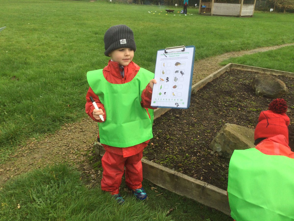 ReceptionClass2's tweet photo. What an amazing Gruffalo day! #thegruffalo @StThomasGolborn https://t.co/xfFiw4kCZD