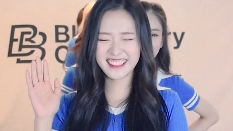 hyetonins's tweet photo. happiest birthday to the girl with the prettiest smile ♡ #혜주야_혜피버스데이 https://t.co/Jy5iXky92J