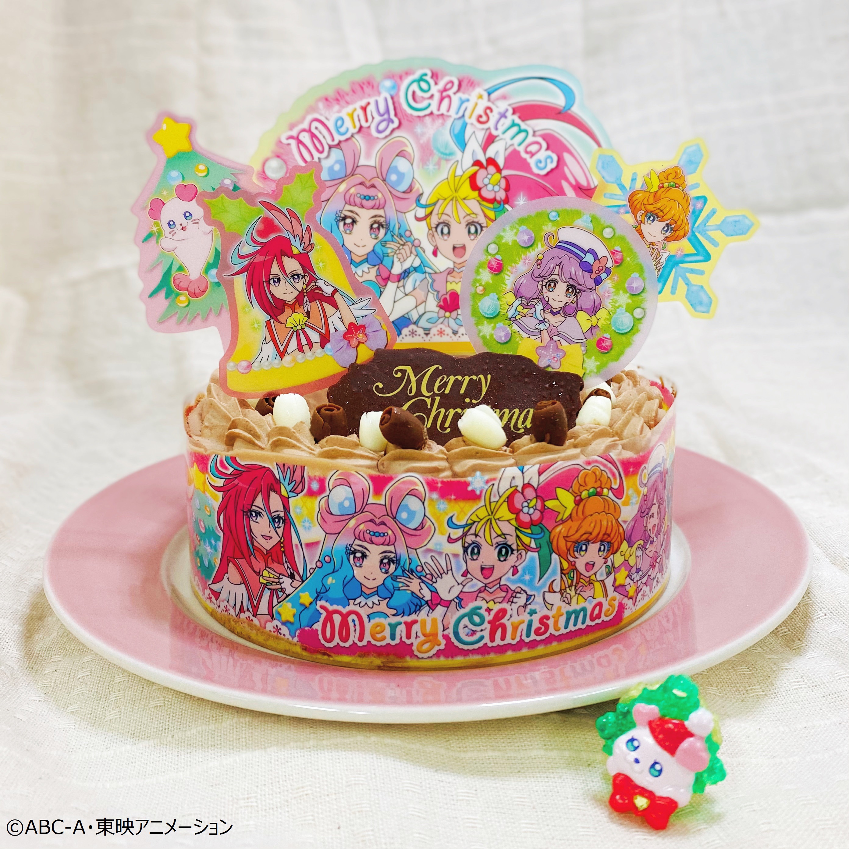 デリシャスパーティ プリキュア公式 クリスマスケーキはキャラデコ かわいいケーキ箱の中には プリキュアのケーキやピック キャラデコクリスマスオリジナルの くるるんのハートクルリング クリスマスver が付いてくるよ プレミアムバンダイ