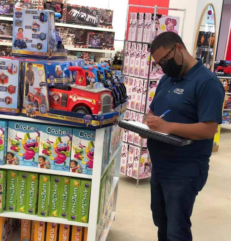 dacoatufavor's tweet photo. Si durante esta temporada estás buscando comprar juguetes, verifica la edad para la cual se recomienda el producto, así como cualquier instrucción de seguridad que pueda aplicar. #DACoEduca https://t.co/VJxs7BkuaL