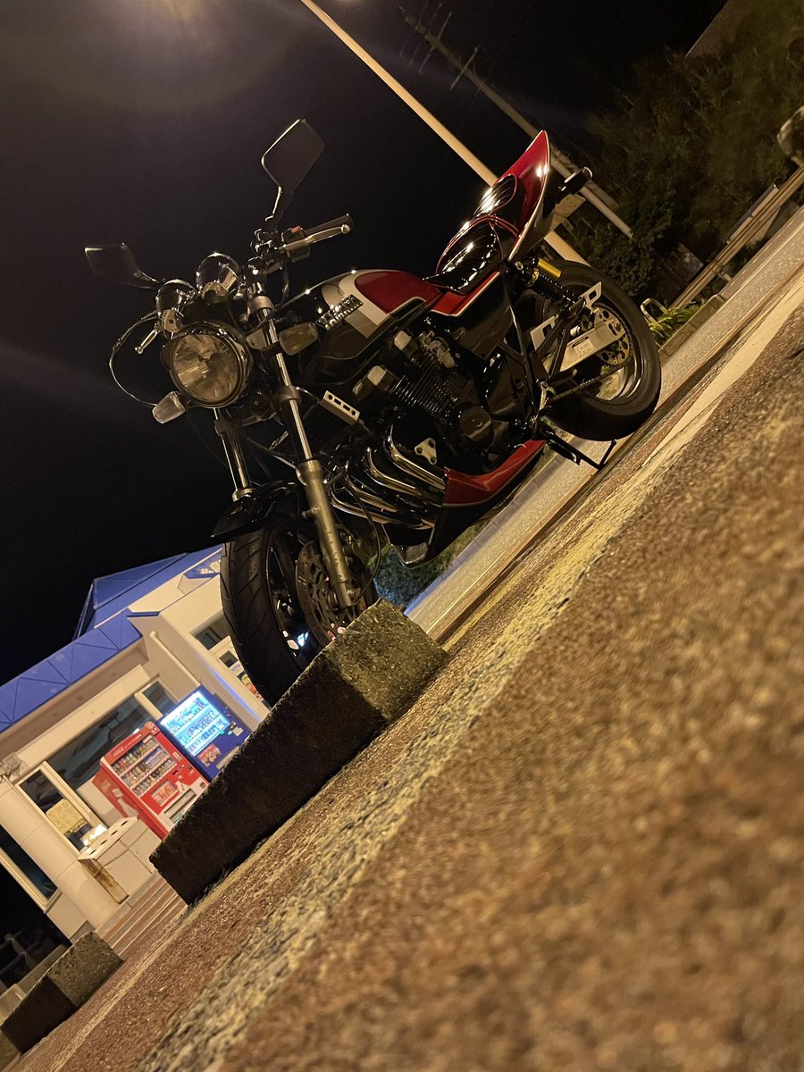 sota0623's tweet photo. 今日の夕方から夜９時頃の間に自宅に置いてたバイクが盗まれました。
場所は福岡県糸島市です。
このバイクを見かけたり何か情報があれば連絡してくれると助かります。

#盗難 #拡散希望 https://t.co/kV3gk7OKL4