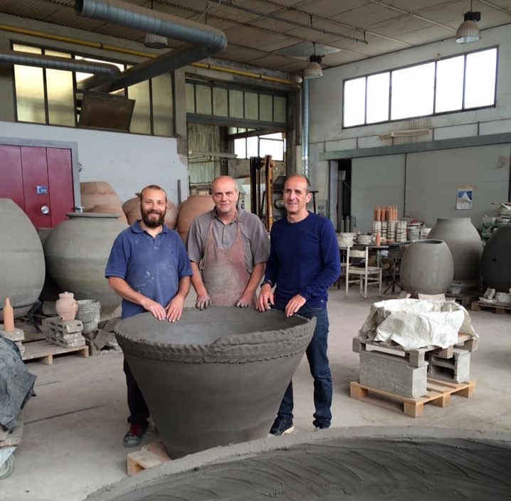 ArtenovaInfo's tweet photo. Un pubblico specializzato sarà chiamato alla fornace di Artenova a Impruneta per una degustazione tecnica esclusiva in occasione del decennale della collaborazione con @ArrighiWines
#terracottaevino #Arrighi #Arrighiwines #Nesos #vinoinanfora https://t.co/2oHPgWS94U