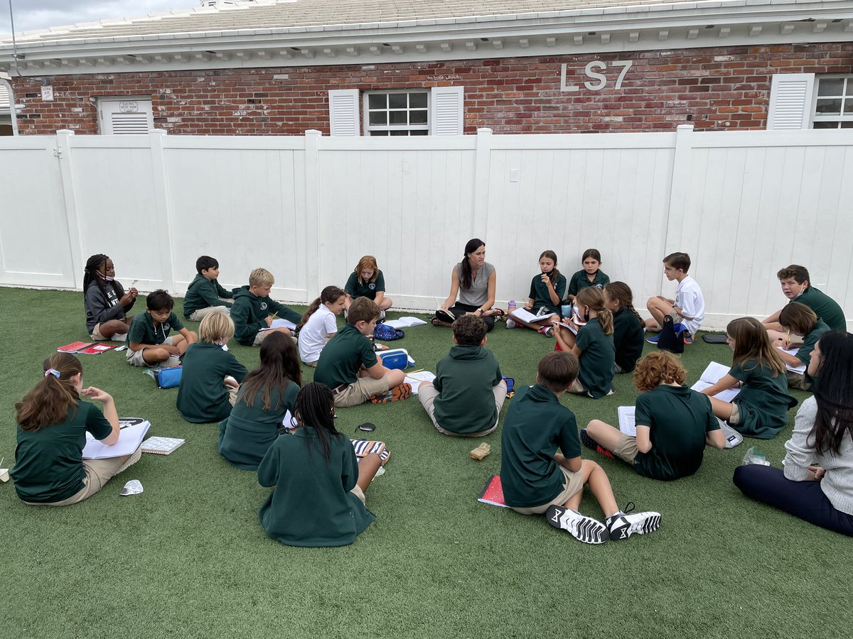 PineCrestLower's tweet photo. #PCGrade4 are lost in literature. #PCReading #PCOutdoorLearning https://t.co/RVb1SqiLhi