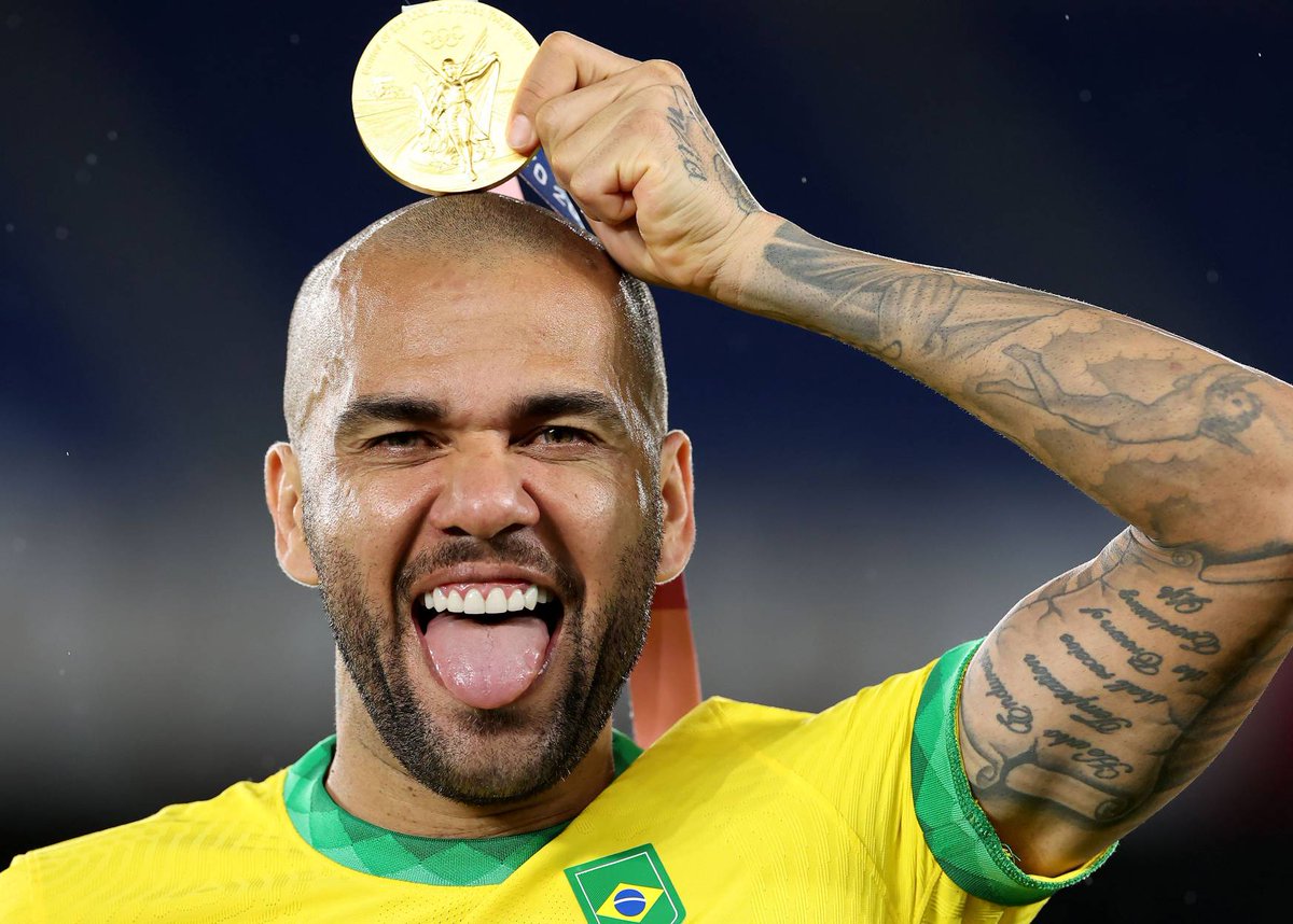 BarcaTimes's tweet photo. 🚨 [SPORT] | To make his Barça return, Dani Alves has agreed to play for just €1 per week https://t.co/mmEFuMjedb
